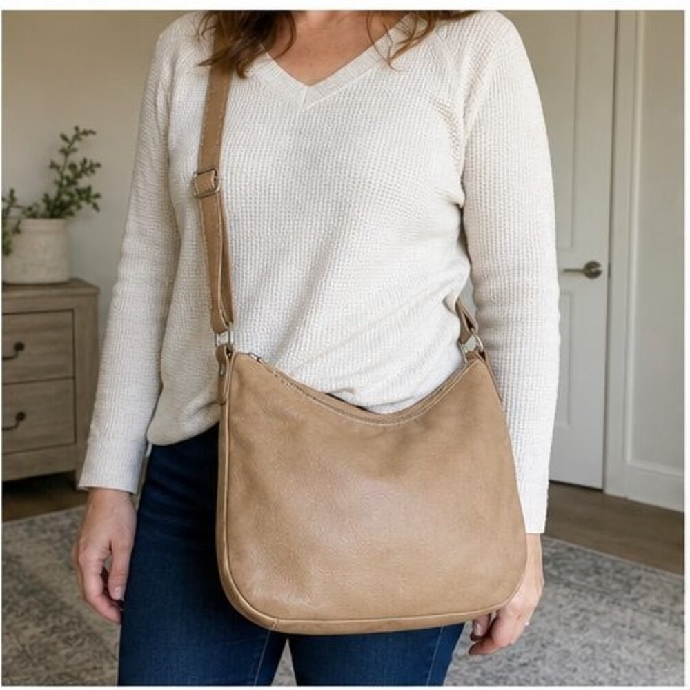 Cream Vegan Leather Bag - Picture 2 of 6